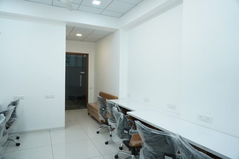 Team Area, gota Commercial Office Space 610 Sq.Ft. In Gota Ahmedabad 9270423
