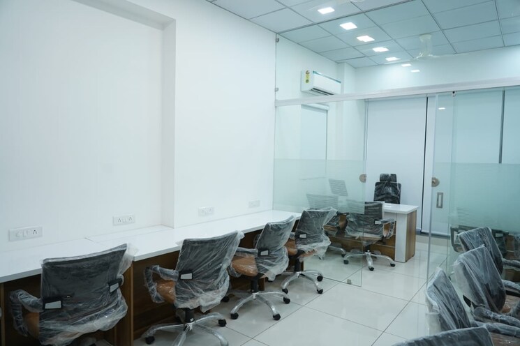 Team Area, gota Commercial Office Space 610 Sq.Ft. In Gota Ahmedabad 9270423