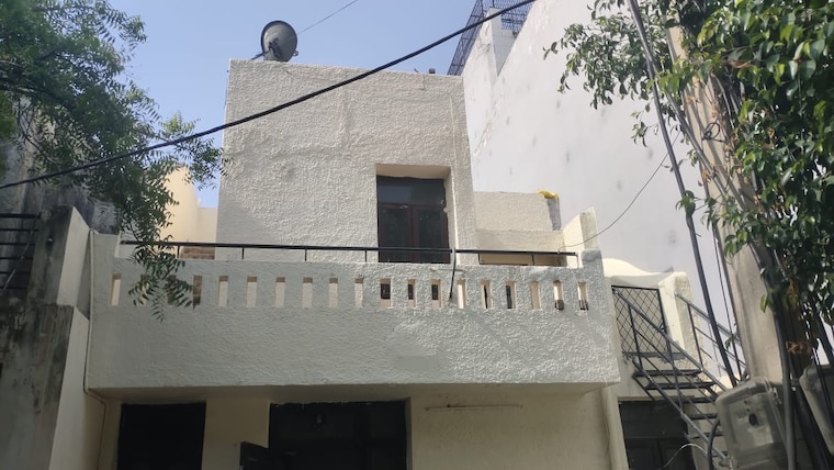 Exterior View, dlf-atria 1 Bedroom 1000 Sq.Ft. Builder Floor In Dlf Phase ii Gurgaon 9270410