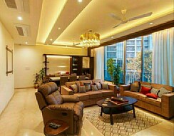 4 BHK + Servant Room,Study Room Apartment For Sale in Oberoi Realty Esquire
