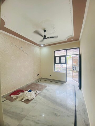 Room in 3 BHK Builder Floor at Green Fields Colony – for Sale