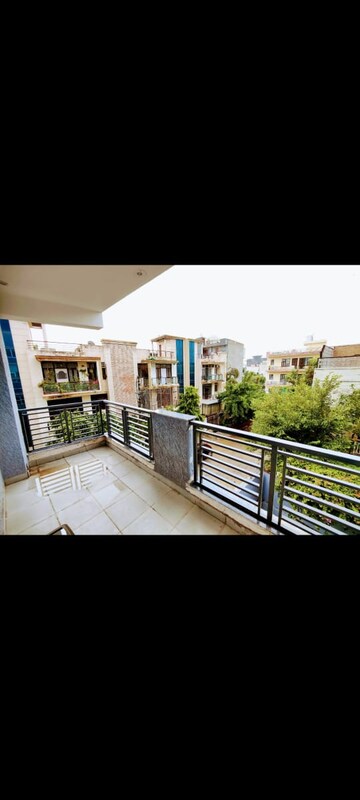 Balcony in 1 BHK Builder Floor at Hong Kong Bazaar, Sector 57 – for Rent