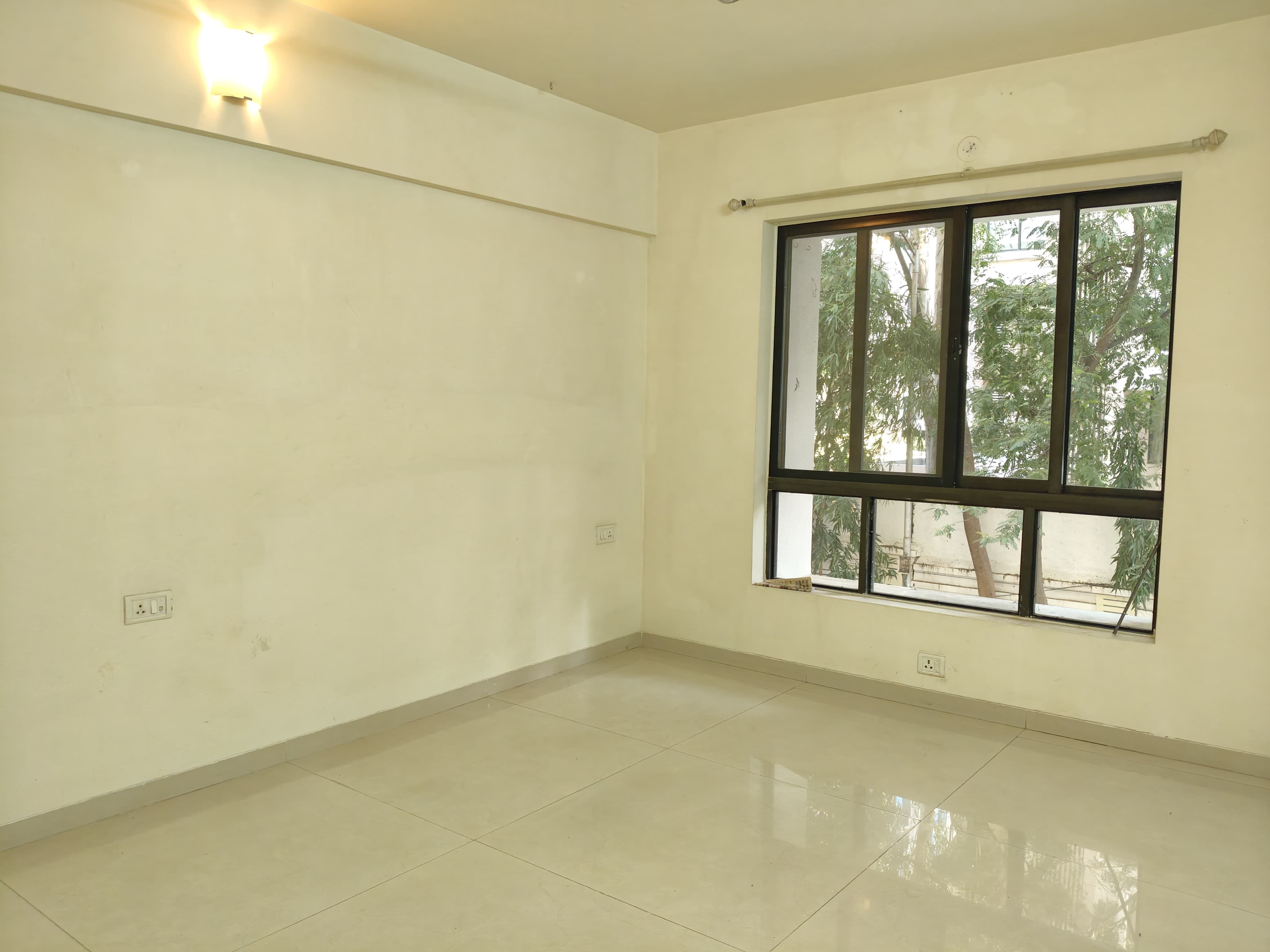 2 BHK 1250 Sq.Ft. Apartment in Sheth Konark Splendour