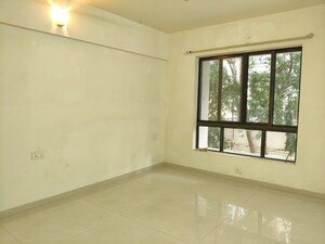 Room in 2 BHK Apartment at Sheth Konark Splendour, Wadgaon Sheri – for Rent