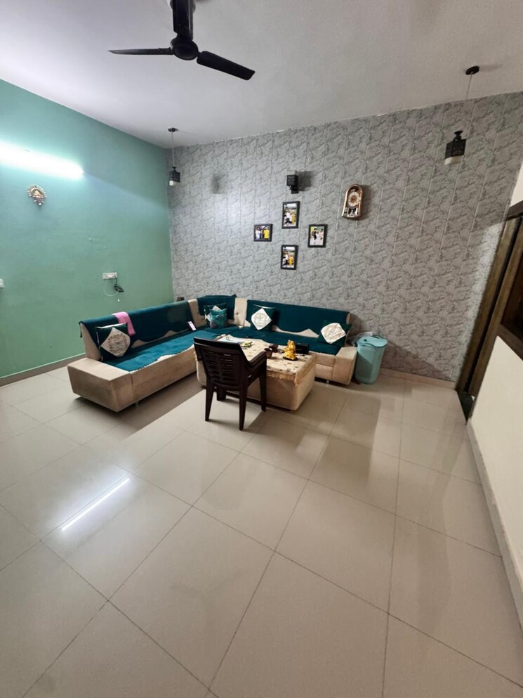 Master Bedroom, gms road 3 Bedroom 1500 Sq.Ft. Builder Floor In Gms Road Dehradun 9270533