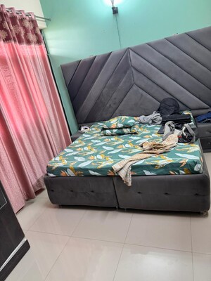 Bedroom in 3 BHK Builder Floor at Gms Road – for Rent