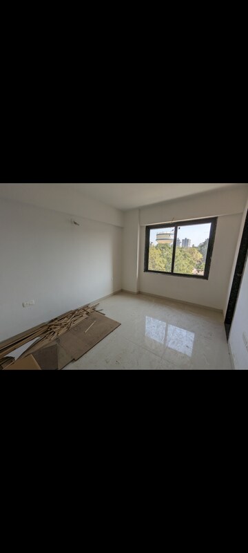 Room in 3 BHK Apartment at Keshar Aalayam, Near Vaishno Devi Circle On Sg Highway – for Rent