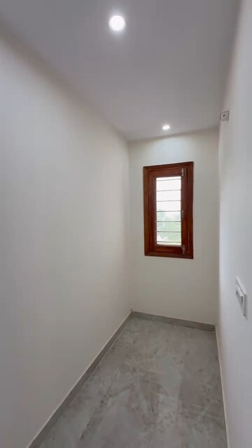 Room in 3 BHK Builder Floor at CHD Vann, Sector 71 – for Sale