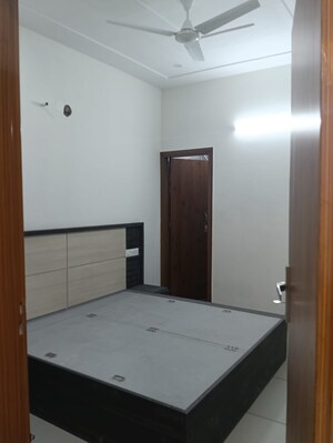 Room in 3 BHK Builder Floor at Sector 4 – for Rent