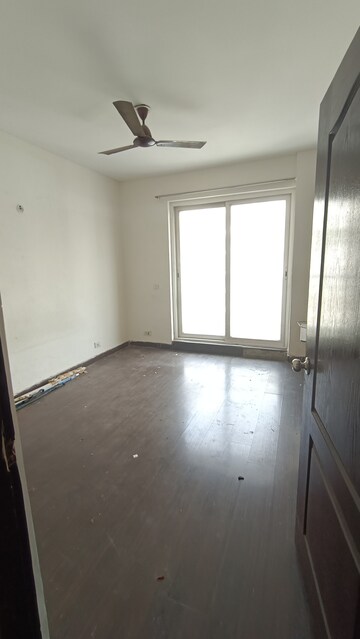 2 BHK Apartment For Rent in Aditya Celebrity Homes, Sector 76