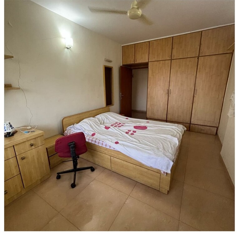 Bedroom, gold-crown 3 Bedroom 1400 Sq.Ft. Apartment In Andheri West Mumbai 9270639