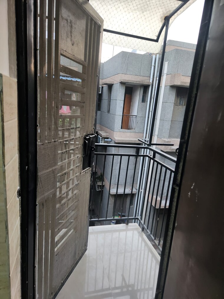 Balcony, sector 10 greater noida 1 Bedroom 310 Sq.Yd. Apartment In Sector 10 Greater Noida Greater Noida 9270698