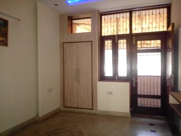 Room, paschim vihar 2 Bedroom 756 Sq.Ft. Builder Floor In Paschim Vihar Delhi 9270713