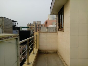 Terrace in 2 BHK Builder Floor at Paschim Vihar – for Sale
