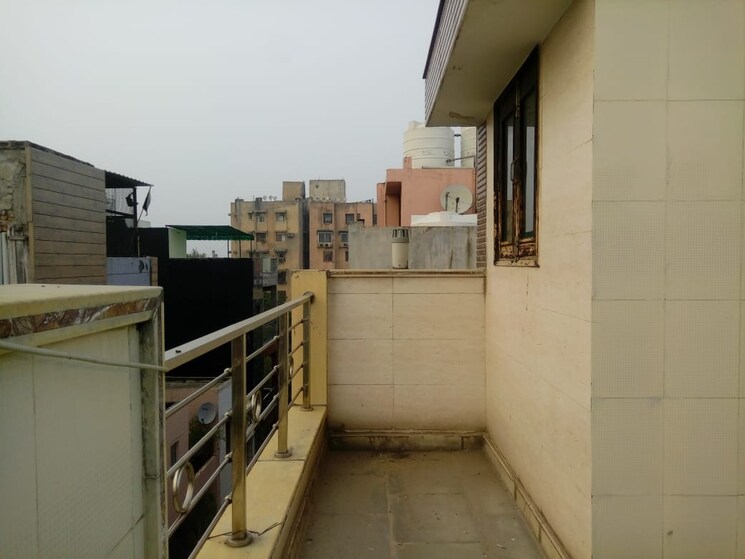 Terrace, paschim vihar 2 Bedroom 756 Sq.Ft. Builder Floor In Paschim Vihar Delhi 9270713