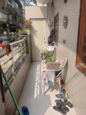 Balcony in 1 BHK Builder Floor at Paschim Vihar – for Rent