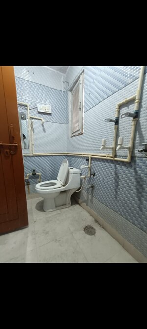 Bathroom in 3 BHK Apartment at Mayur Vihar 1 – for Rent
