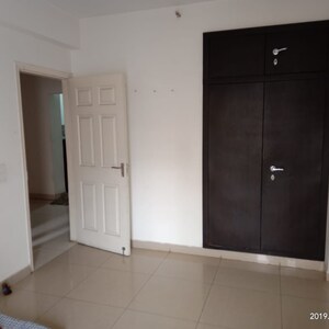 Room in 2 BHK Apartment at Express Zenith, Sector 77 – for Rent