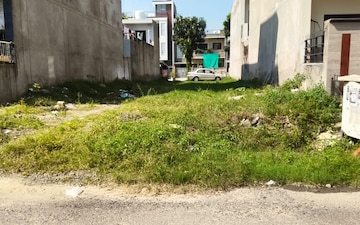 Plot For Sale in Sector 40