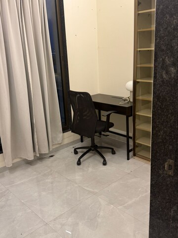Team Area in 3 BHK Apartment at Dadar West – for Rent