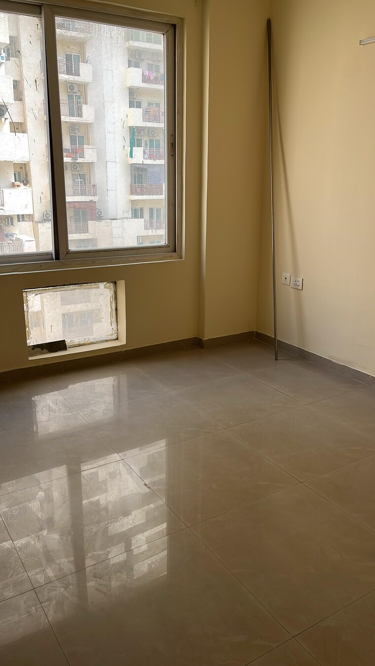 Room, amrapali-silicon-city 3 Bedroom 1420 Sq.Ft. Apartment In Sector 76 Noida 9270855