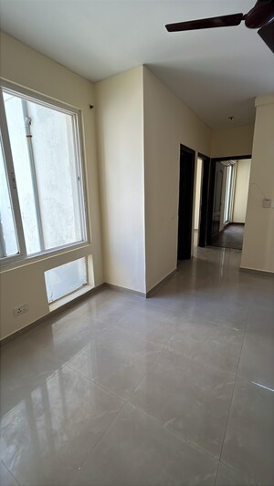 Room in 3 BHK Apartment at Amrapali Silicon City, Sector 76 – for Rent