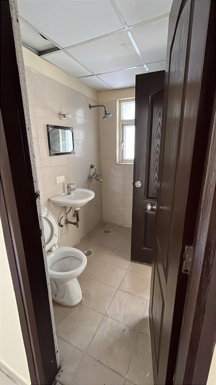 Bathroom, amrapali-silicon-city 3 Bedroom 1420 Sq.Ft. Apartment In Sector 76 Noida 9270855
