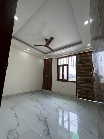Room in 2 BHK Builder Floor at Saket – for Rent