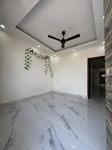 Room in 2 BHK Builder Floor at Saket – for Rent