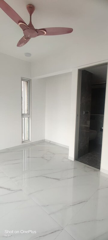 Room in 1 BHK Apartment at Nahar Amaryllis Towers and Plaza, Chandivali – for Rent