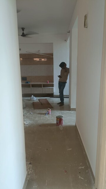 Furnished Amenities in 3 BHK Apartment at Gardenia Gateway, Sector 75 – for Rent