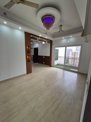 Room in 2 BHK Apartment at Gaur City 2 - 14th Avenue, Sector 16c Greater Noida – for Rent