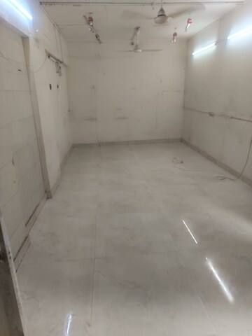 Room in 1 BHK Apartment at Chandak Stella, Goregaon West – for Rent