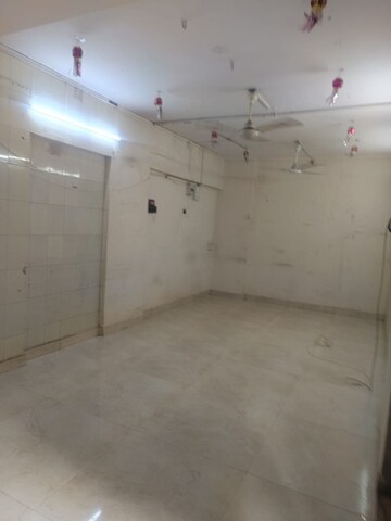 Room in 1 BHK Apartment at Chandak Stella, Goregaon West – for Rent
