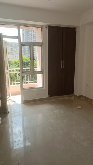 Room in 3 BHK Apartment at Gardenia Gateway, Sector 75 – for Rent