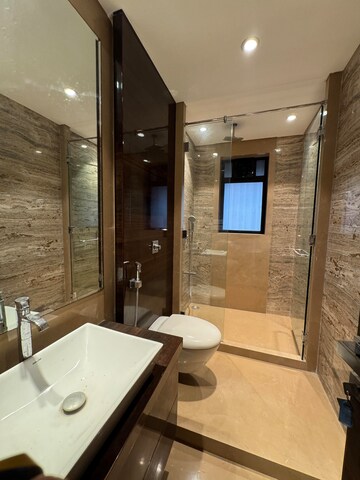 Attached Bathroom in 5 BHK Apartment at Kalpataru Horizon, Worli – for Rent