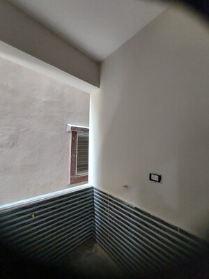 Room in 3 BHK Apartment at Himayath Nagar – for Sale