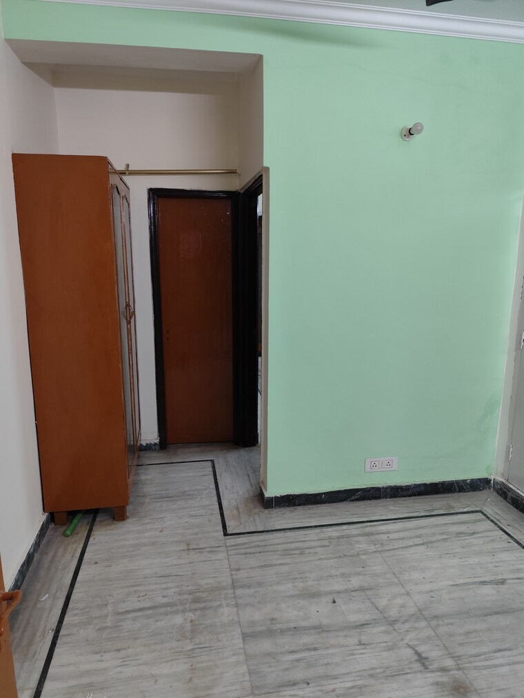 Room, param puri 2 Bedroom 750 Sq.Ft. Builder Floor In Param Puri Delhi 9270947