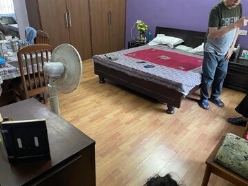Bedroom in 6+ BHK Villa at Aliganj – for Sale