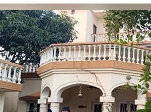 6+ BHK Villa – Exterior View View at Aliganj - for Sale