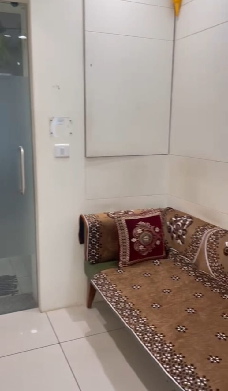 Living Room, sola Commercial Office Space 1003 Sq.Ft. In Sola Ahmedabad 9270983