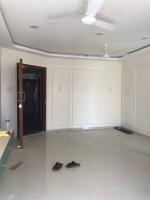 2 BHK Apartment For Rent in Je and Vee Madhuban, Malad East