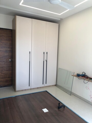Room in 2 BHK Apartment at Je and Vee Madhuban, Malad East – for Rent