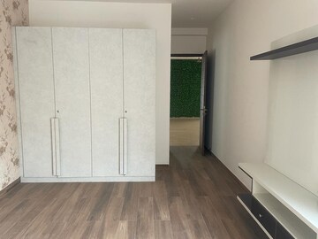 Room in 4 BHK Apartment at Ansal API Esencia, Sector 67 – for Rent