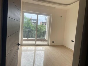 Room in 4 BHK Apartment at Ansal API Esencia, Sector 67 – for Rent