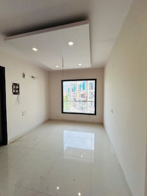 Room in 3 BHK Apartment at Patiala Road – for Sale