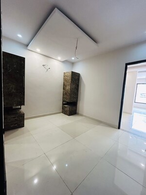 Room in 3 BHK Apartment at Patiala Road – for Sale