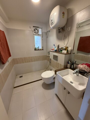 Team Area in 2.5 BHK Apartment at M3M Marina, Sector 68 – for Rent