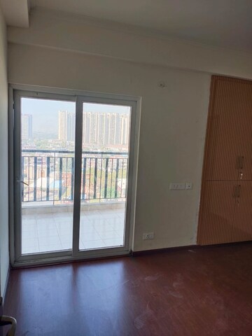 Room in 3 BHK Apartment at Amrapali Terrace Homes, Tech Zone 4 Greater Noida – for Rent