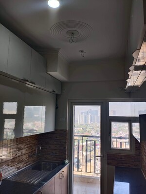 Room in 3 BHK Apartment at Amrapali Terrace Homes, Tech Zone 4 Greater Noida – for Rent